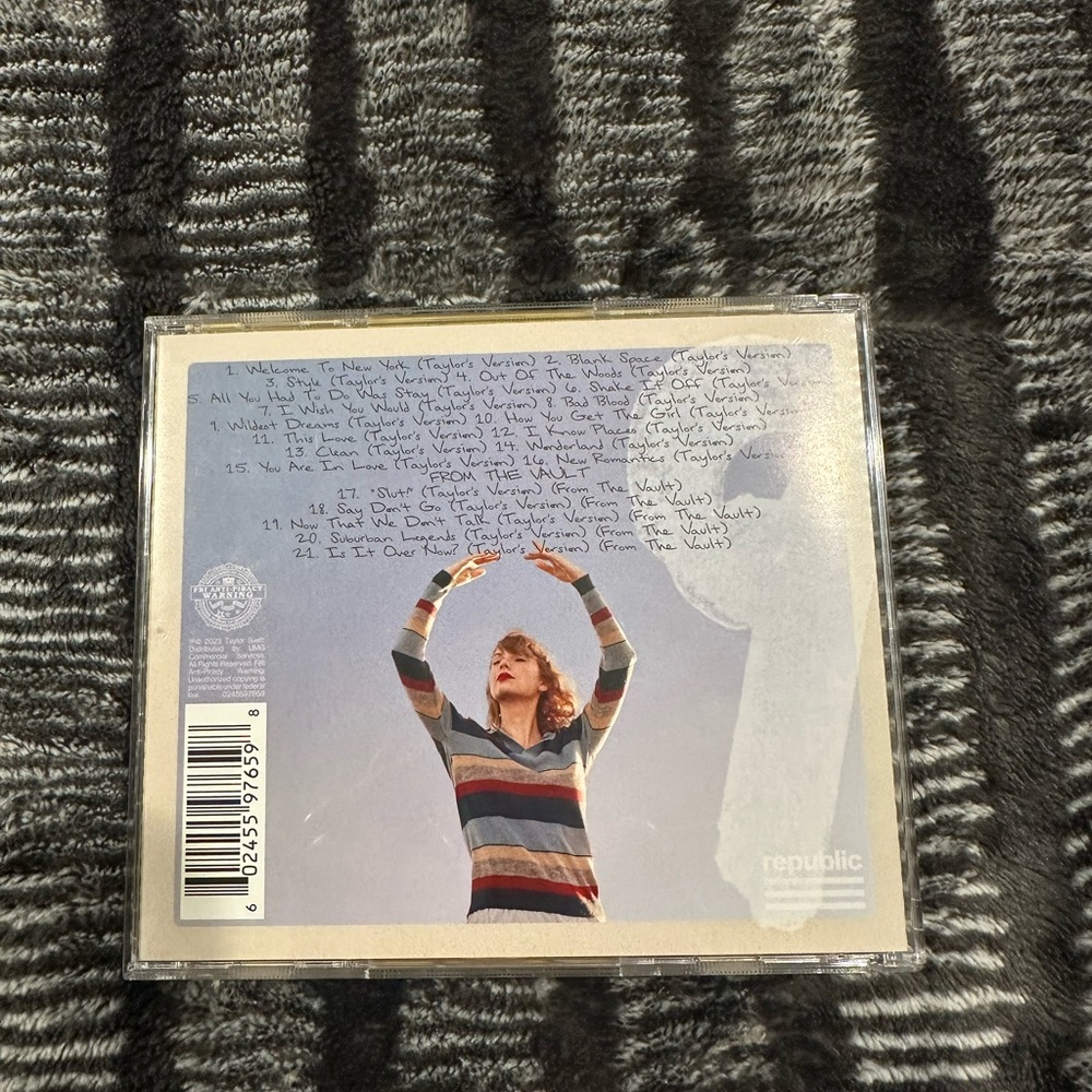 Taylor Swift 1989 (Taylor's Version) Yellow CD - Picture 2 of 5